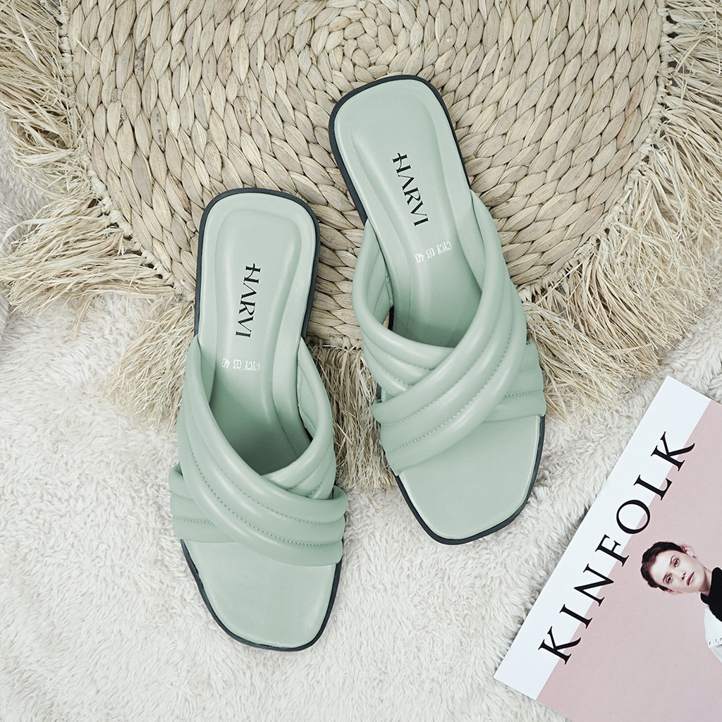 Grutty Lavovia Sandal Wanita Flat Silang Sandal Slide
