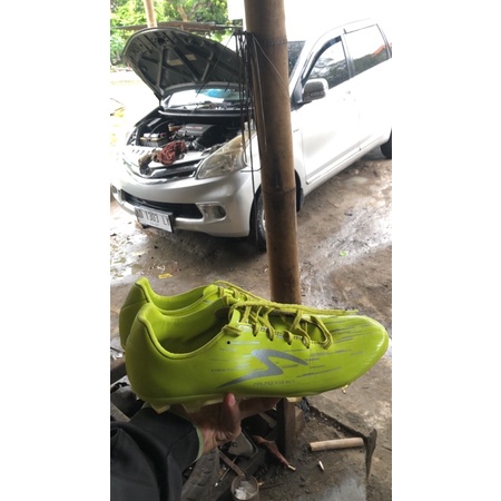 sepatu bola LS reborn