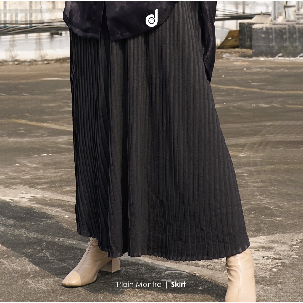 Deenay Skirt Montra Black / Rok Plisket Pleats