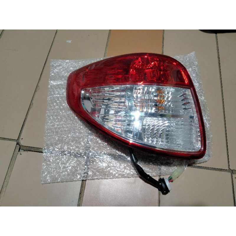 stoplamp suzuki x-over sx4