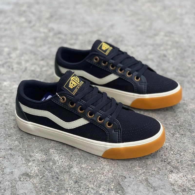 VENTELA REPUBLIC LOW BLACK GUM