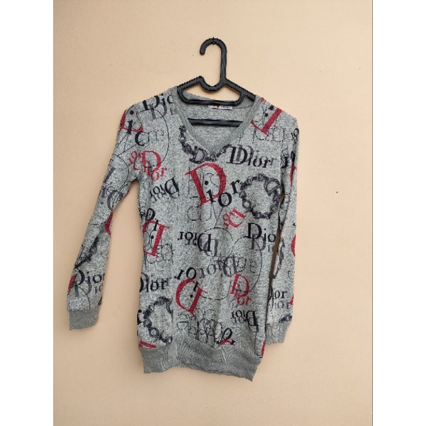 sweater dior untuk wanita remaja