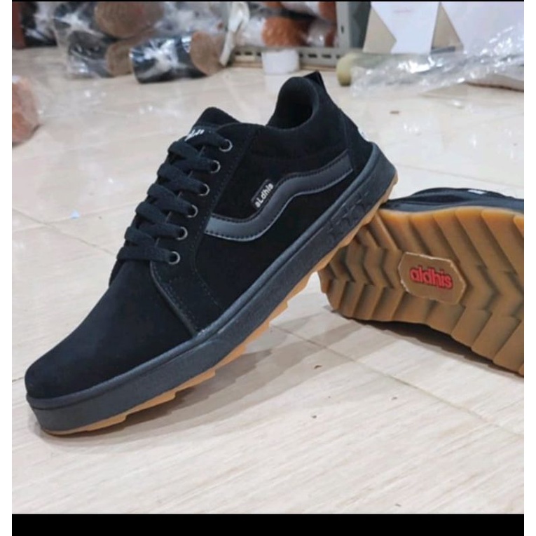 PROMO SEPATU VANS ALDHIS  SEKOLAH KASUAL HITAM   CUCI GUDANG