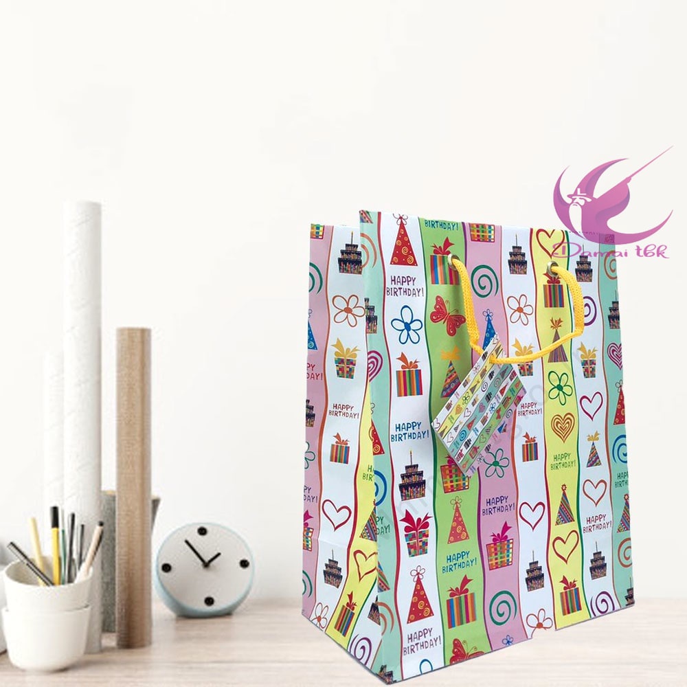 

Paper Bag Kiky Ukuran B / Birthday / 230X180X100mm 1pcs
