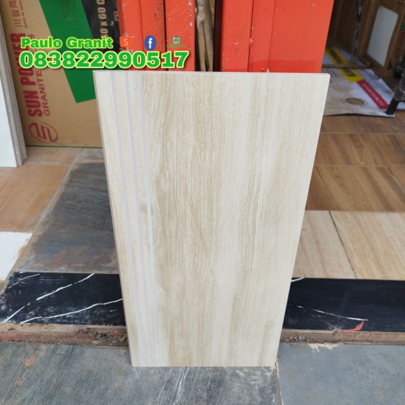 Granit tangga motif kayu glosy valermo ivori/pijakan uk 30×60
