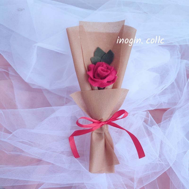 Buket Bunga Flanel 1 merah Gold