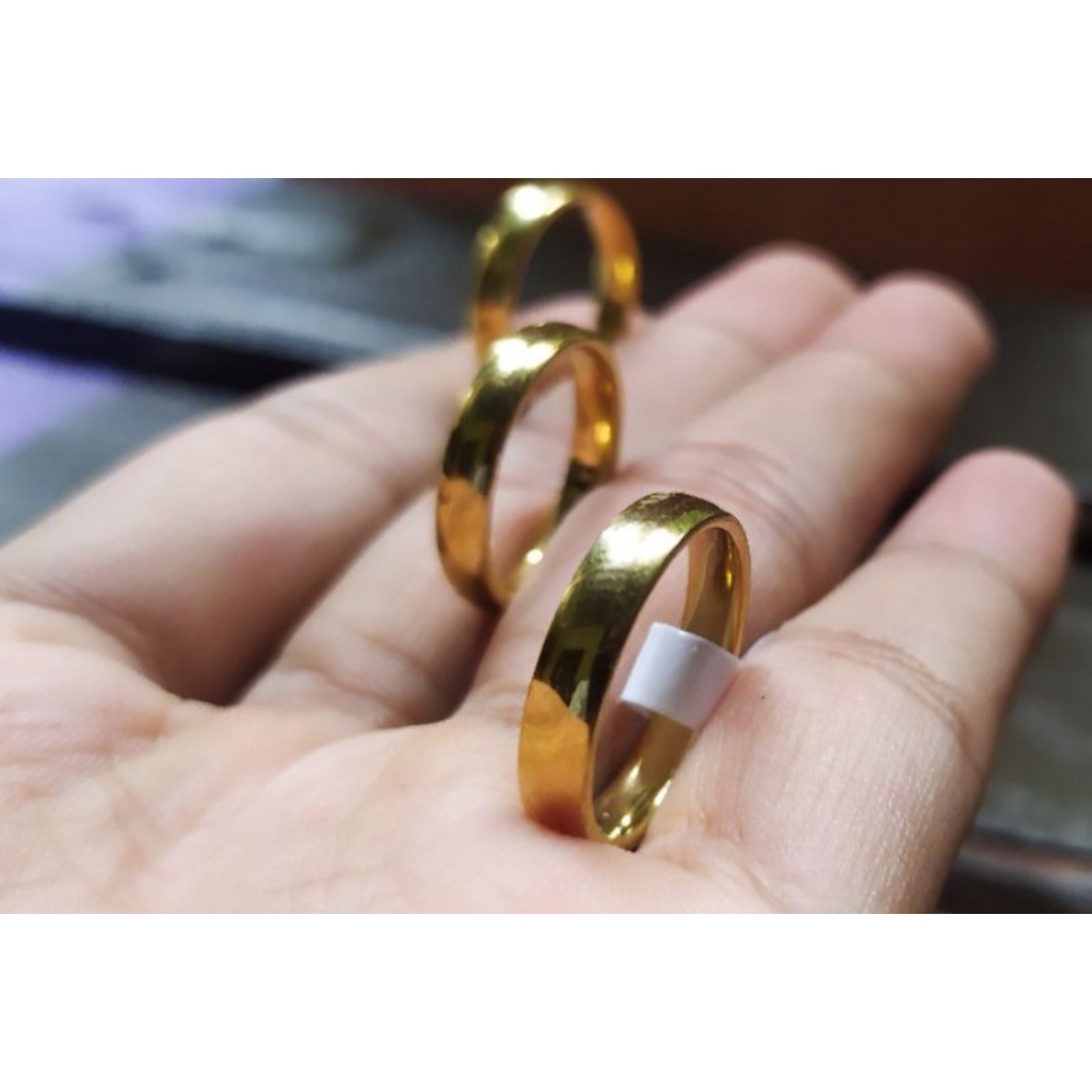 Cincin Emas Titanium Gold Unisex / Pria / Wanita Stainless Steel Anti Karat 216L Sepuh Emas 16 17 18 19 Ukuran 6 7 8 9 Cincin Nikah Tunangan Fashion Import - Bayar Ditempat - COD