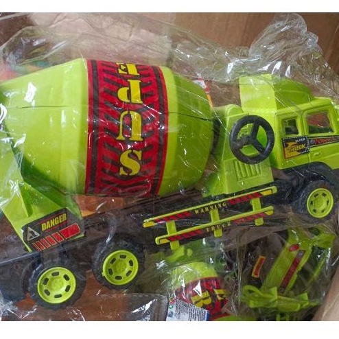 Mainan mobil molen besar