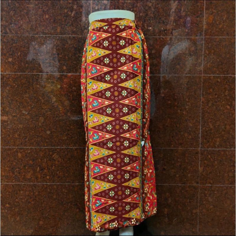 Rok berani tumpal//rok batik betawi//rok kebaya encim