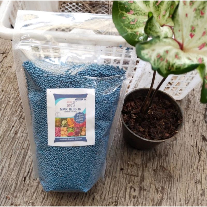 Pupuk NPK 16 16 16 Pak Tani, repack kemasan 1 kg