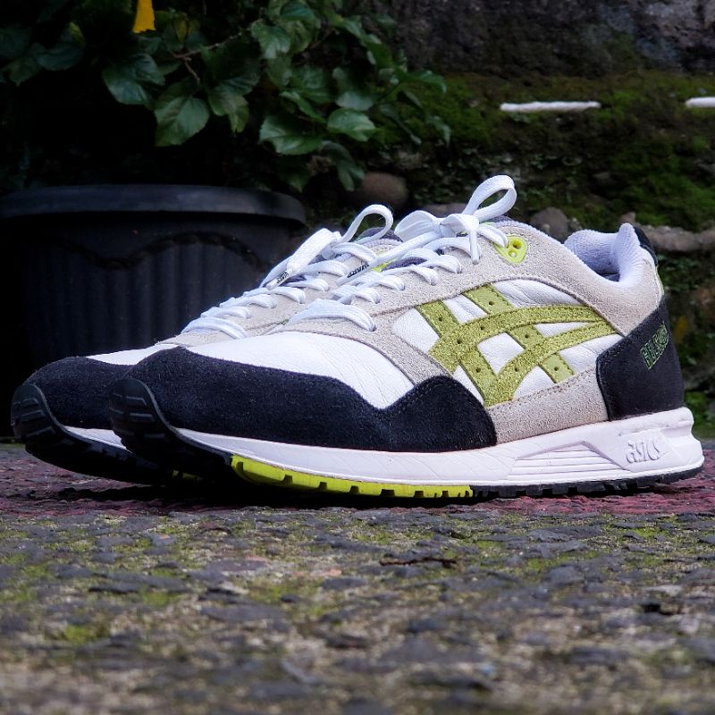 Asics Gel Saga "White/Neon" (SAMPLE)