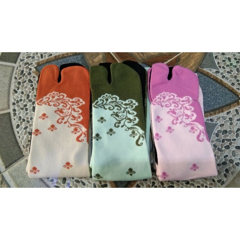 grosir!!!(12 Pasang) kaos kaki jempol motif bunga sakura terbaru muslimah panjang lembut dan nyaman di gunakan warna random