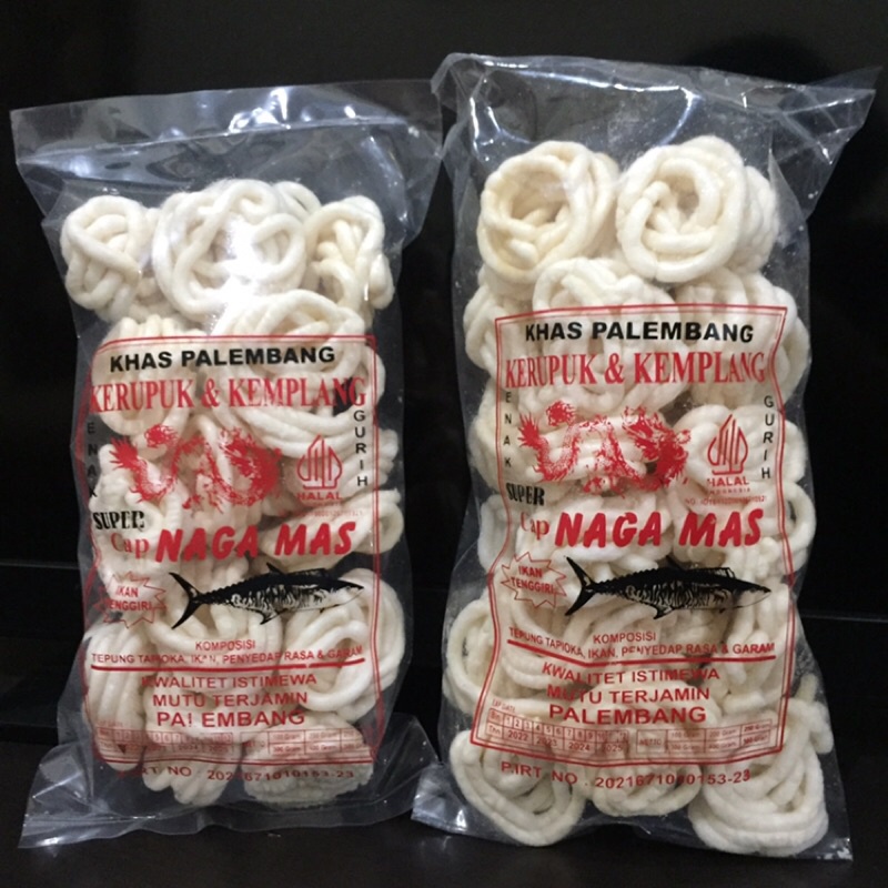 Kerupuk keriting kemplang khas Palembang cap Naga Mas makanan Palembang snack enak