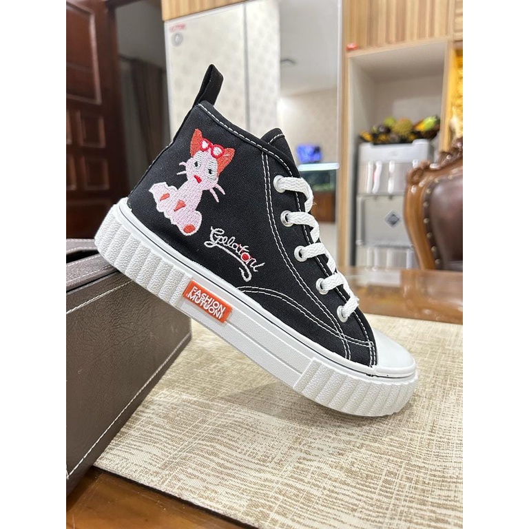 Sepatu Wanita Sneakers High Kekinian Gelatoon Gaya Import PTB011