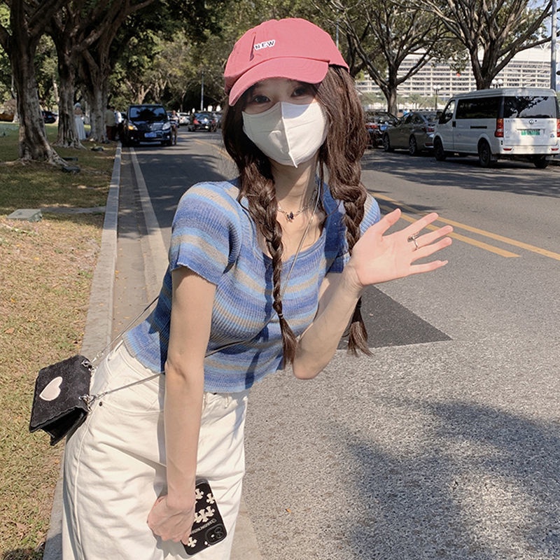 Red Pendek Bergaris Babes Sweater 2022 Baru Musim Panas Lengan Pendek Slim Fit Slim Murni Keinginan Angin Kerah Persegi Top pakaian Wanita