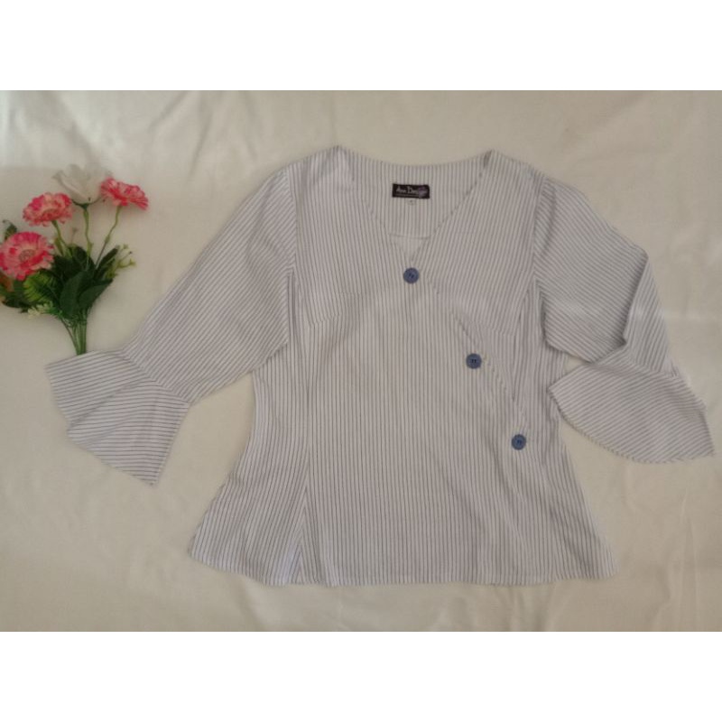 Preloved Blouse Kemeja Wanita Ann Design Stripe Biru