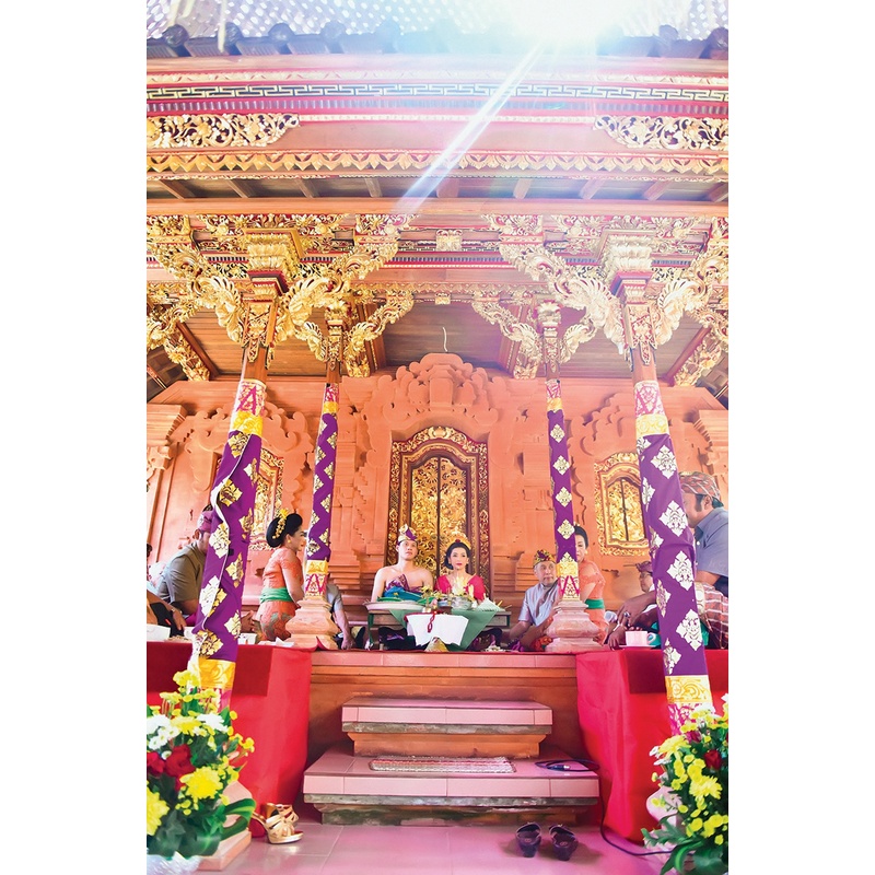 Kain Prada Motif Bunga - Merah