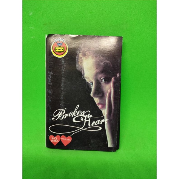 kaset pita Broken heart incl lyrics