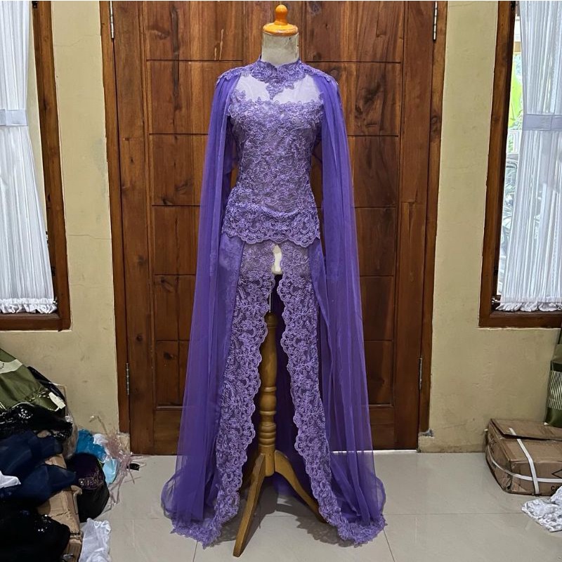 Kebaya Pengantin Sayap Pundak / Gaun Akad Ekor / Kebaya Ekor Panjang