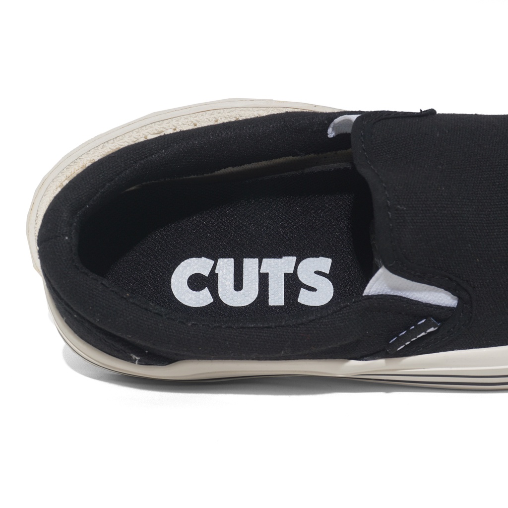 CUTS | SEPATU SLIPON | NAYA