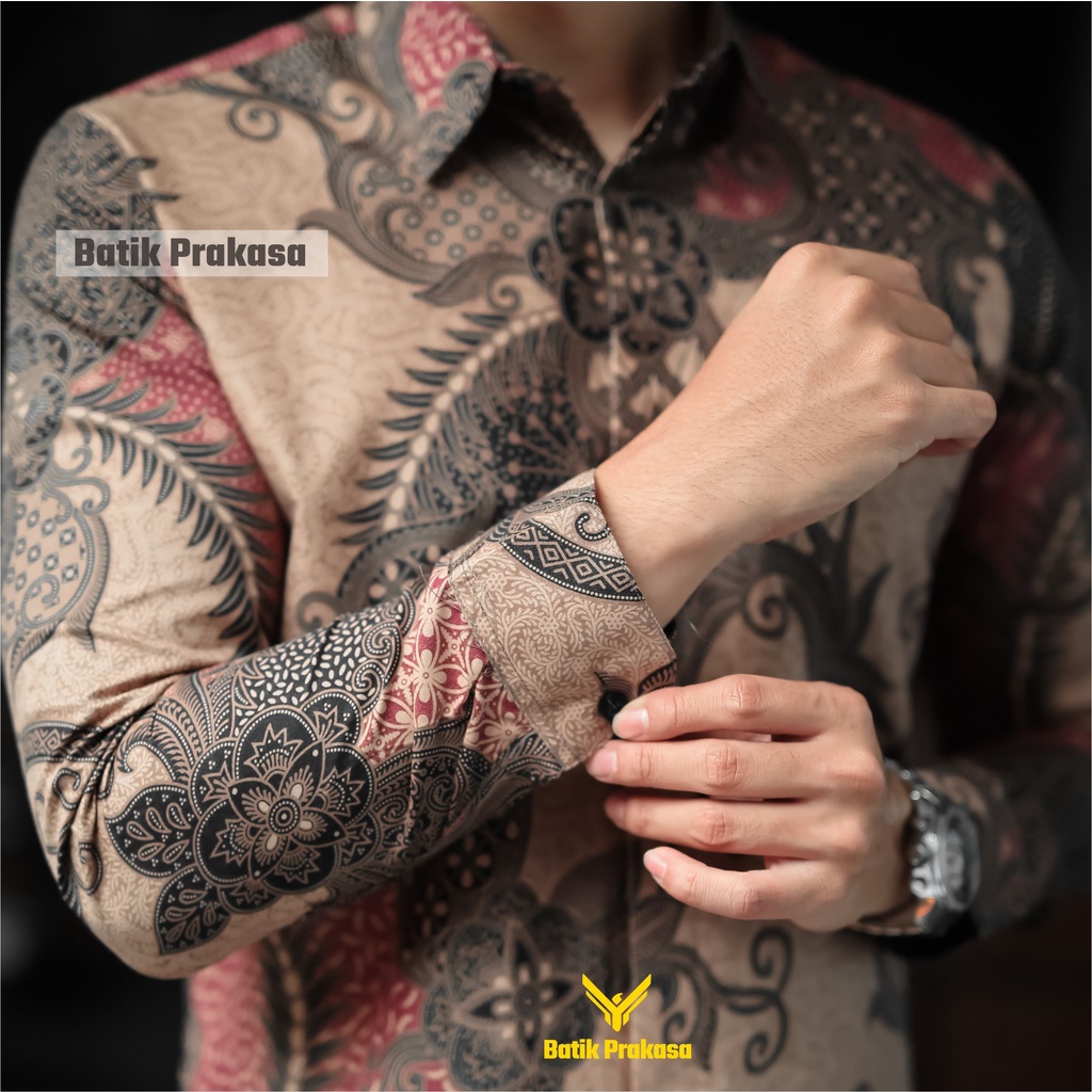 Kemeja Batik Prakasa Motif Akral Wikan Slimfit Lengan Panjang Batik Solo