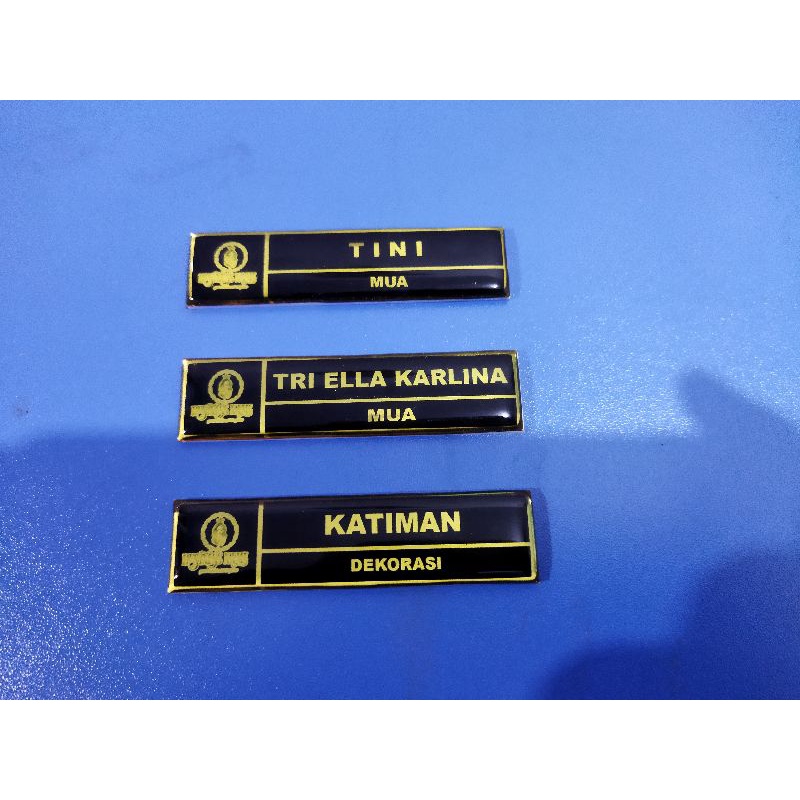 

PAPAN NAMA CUSTO LOGO GOLD