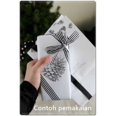 

Gpita-214 : Pita Bis / Webbing Lebaran Hijau Emas 1Cm ( +- 25 Yard) 085