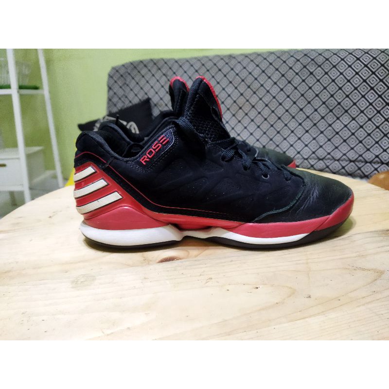 sepatu second Adidas basket D'rose size 42 original