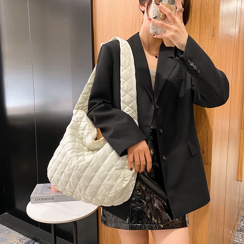 YuRi - KOREA PILLOW SHOULDER BAG / PUFFY BAG KOREA