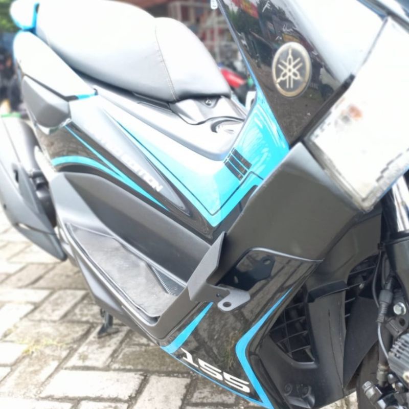 Breket dudukan lampu tembak di border body samping Nmax Old Nmax Lama