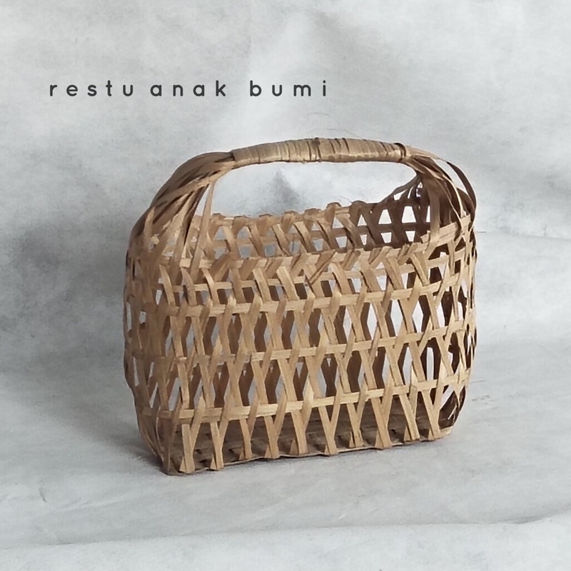

(B019) Tas Bambu Jinjing XL 25cm/Hadiah/Lamaran/Parcel Lebaran/Natal/Acara/Catering/Hampers/Hantaran/Makanan/Minuman/Keranjang Buah/Souvenir/Wadah Serbaguna/Basket/Craft/Fruit Box/Sembako/Teh/Gula/Beras/Telur/Seserahan/Kado/Gift