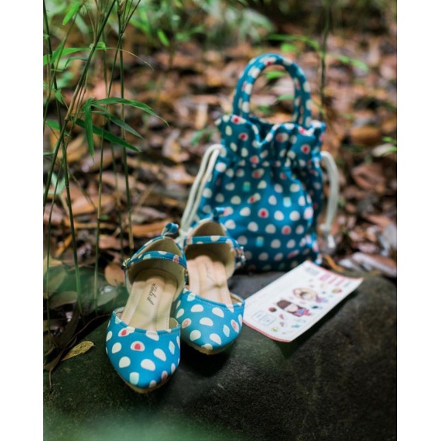 HARGA ITTAHERL Ittaherl Travel Daifuku Slipper Strap Ocean size 39 + Daifuku Bag