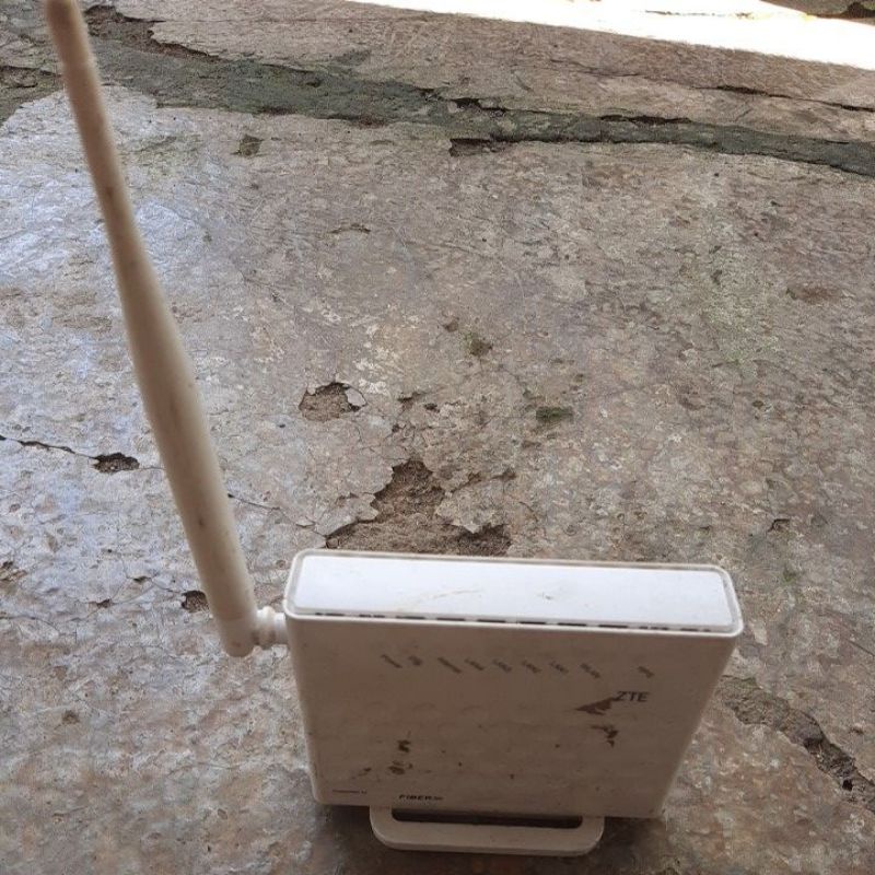 Router zte zxhn h108n bekas