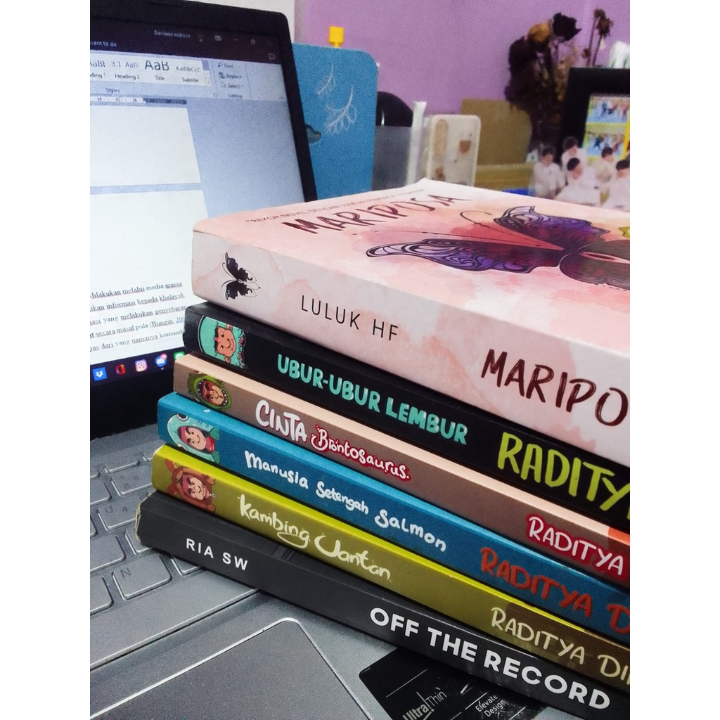 [OFFICIAL] PRELOVED NOVEL OFF THE RECORD 1 MARIPOSA RADITYA DIKA