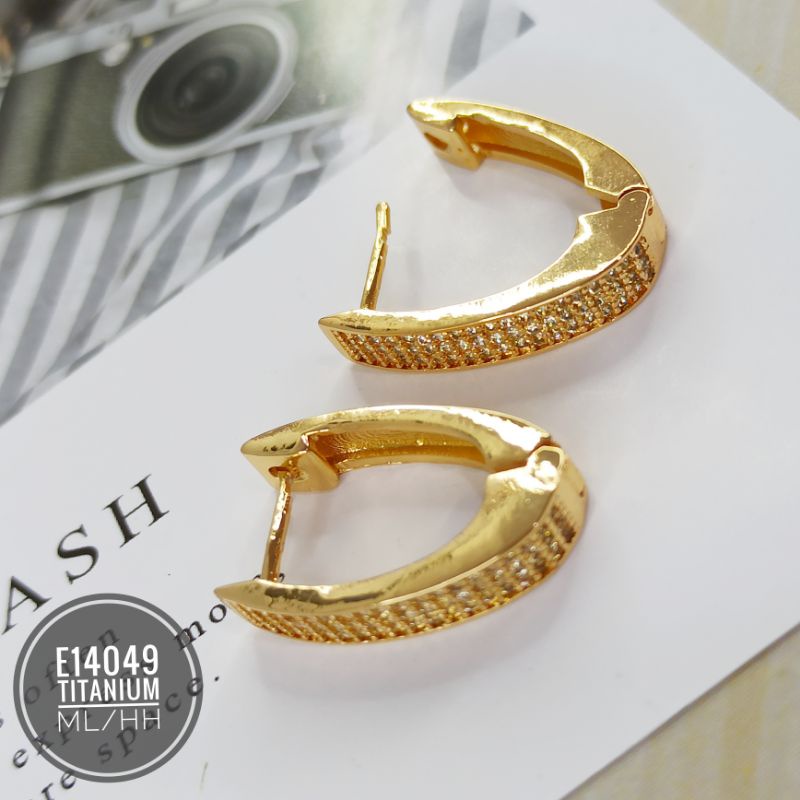 Anting Titanium jepit gold silver E14049