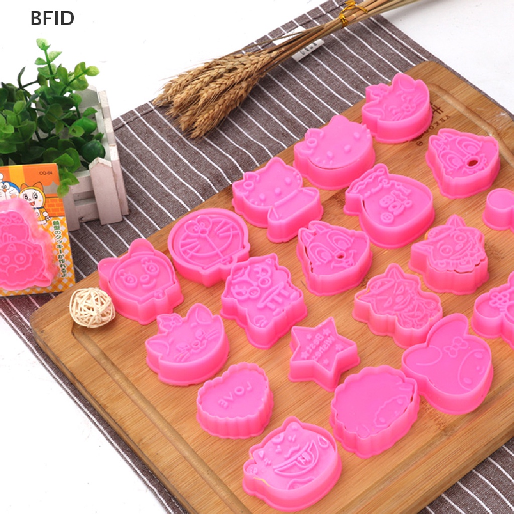 [BFID] 1pasang Pemotong Kue Kering Plastik Lucu Kartun Pressable Biscuit Mold Cetakan Kue [ID]