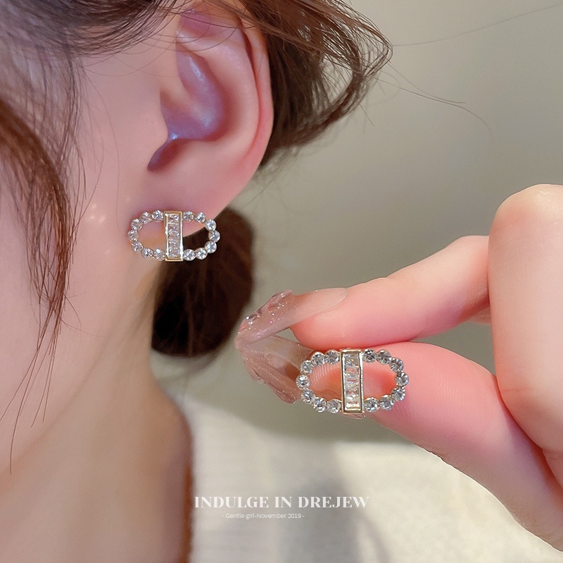 Fashion Huruf Anting Tusuk Mutiara Elegan Wanita Korea