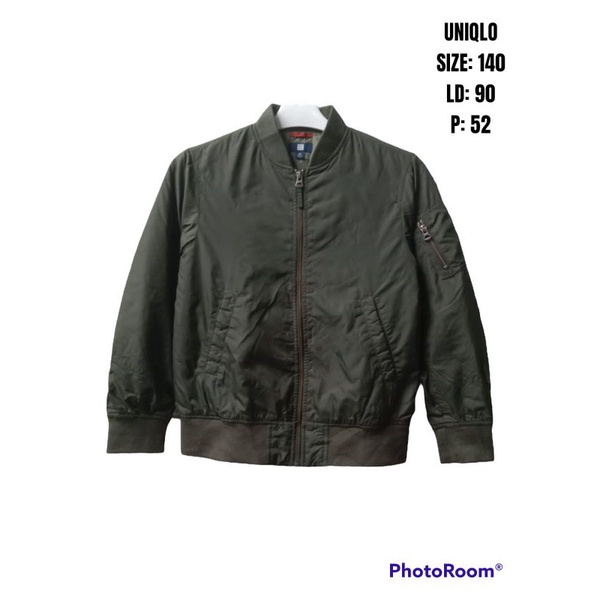 Jaket Boomber Uniqlo Thrift