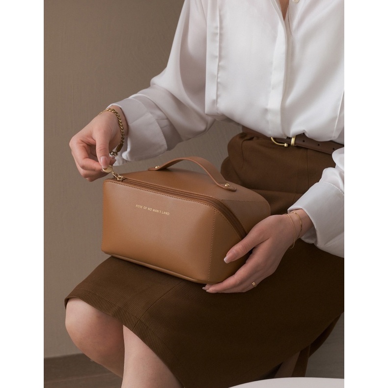 Tas Kosmetik Travel Kapasitas Besar Bahan Kulit