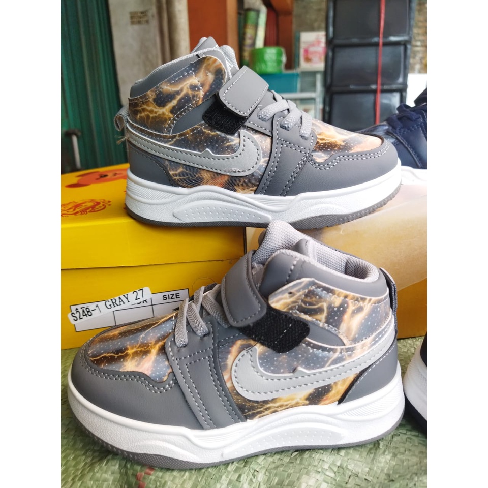 Sepatu sneakers anakimport sporty &amp; trandy S248-1 (26-37) Sepatu anak sekolah termurah