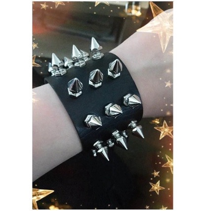 

\"\"\"\] Gelang punk rock gothic 3 baris paku TTN040