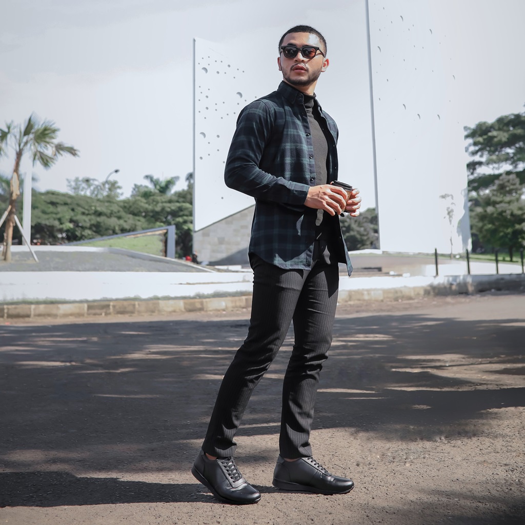 ALLEGRO BLACK ORIGINAL x REYL MAN Sepatu Sneakers Hitam Putih Pria Kets Tali Casual Jalan Santai Hangout Main Kondangan Sekolah Kuliah Sporty Distro Fashion Simple Sport Shoes Semi Kulit Premium Skate Footwear Big Size Jumbo Ukuran Besar 44 Keren Terbaru