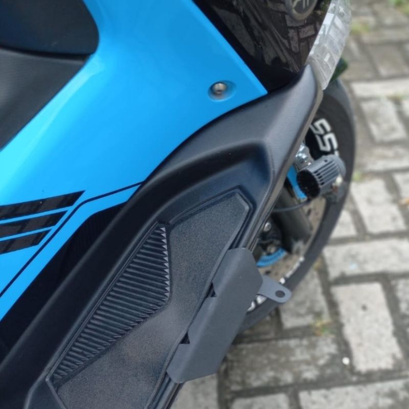 Breket dudukan lampu tembak di border body samping Nmax Old Nmax Lama