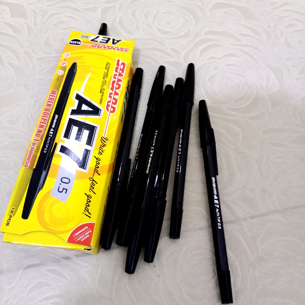 

Pulpen STANDARD AE7 WARNA HITAM 0.5 (1 PCS)