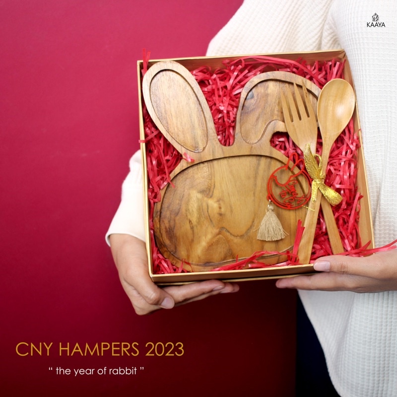 

Hampers Lunar Chinese new year / parcel hadiah imlek tahun baru cina / hadiah alat makan / talenan piring sendok garpu gelas kuksa / souvenir kayu jati / teak wood / hadiah alat masak / gift tableware / mahoni / hampers murah