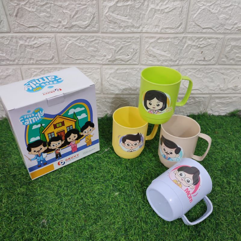 Gelas Set Family Mug Keluarga Gelas Plastik isi 4 pcs Gelas
