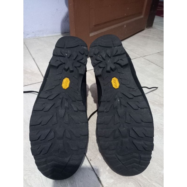 SEPATU SECOND OUTDOOR ZAMBERLAND