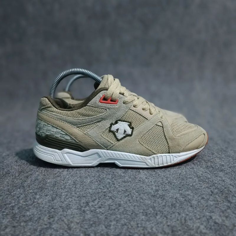 Sepatu Descente Baseball Second Size 39