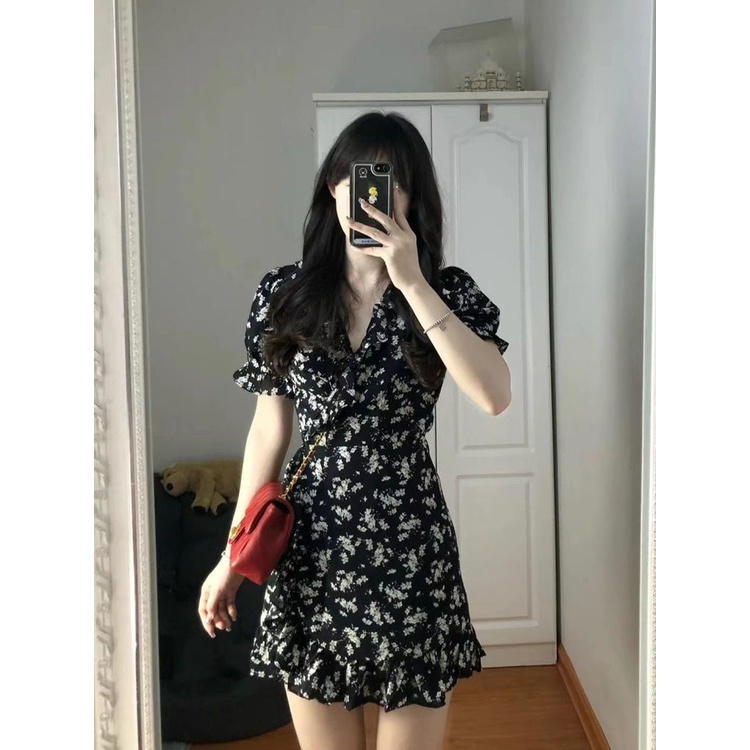 Red 2022 musim panas baru hitam bunga gaun high-end temperamen French retro tea break slim v-neck dress wanita