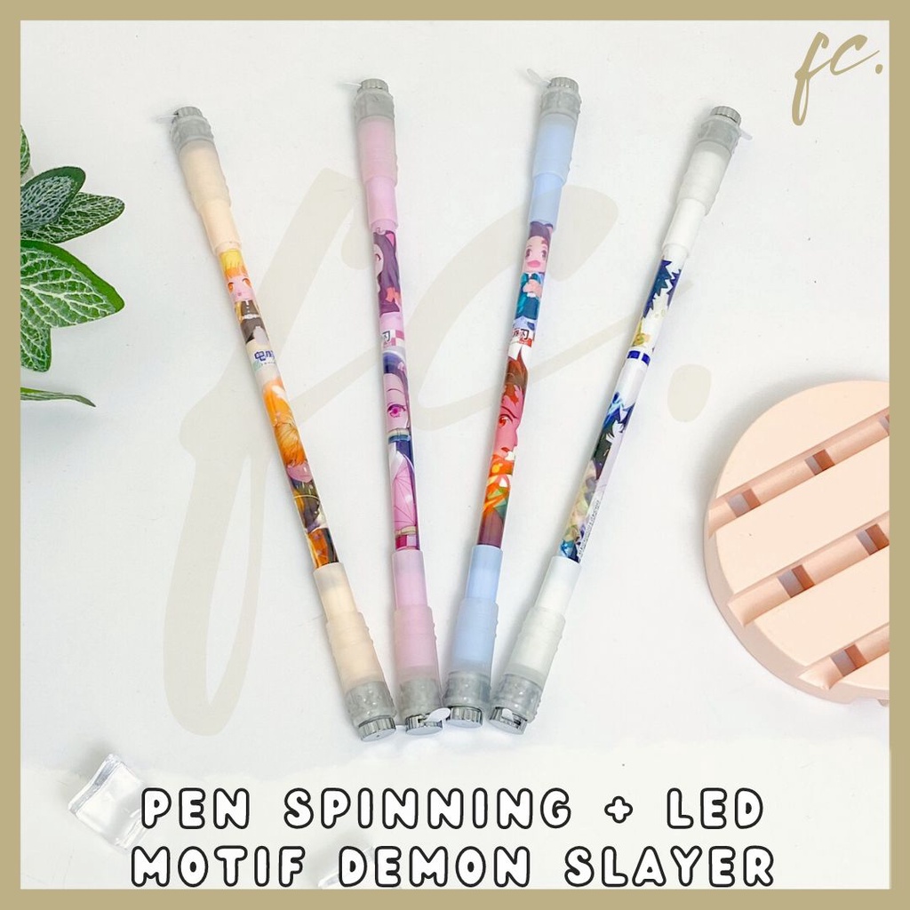 

GROSIR 4 / 8 / 12 pcs / 1 Lusin Pen / Pulpen Gel Putar Magnet Spinning LED Demon Slayer Kimetsu No Yaiba Boys Action Figure Tanjirou Nezuko Giyuu Kochou Rengoku Zenitsu Inosuke Kartun Anime Jepang Koleksi Alat Tulis Anak Tinta Hitam Grosir Ready COD